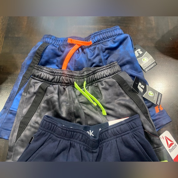 3-Piece Bundle Boy Shorts Size M(8)
Brand New with Tag 
2 Russell  size M(8) - Picture 2 of 10